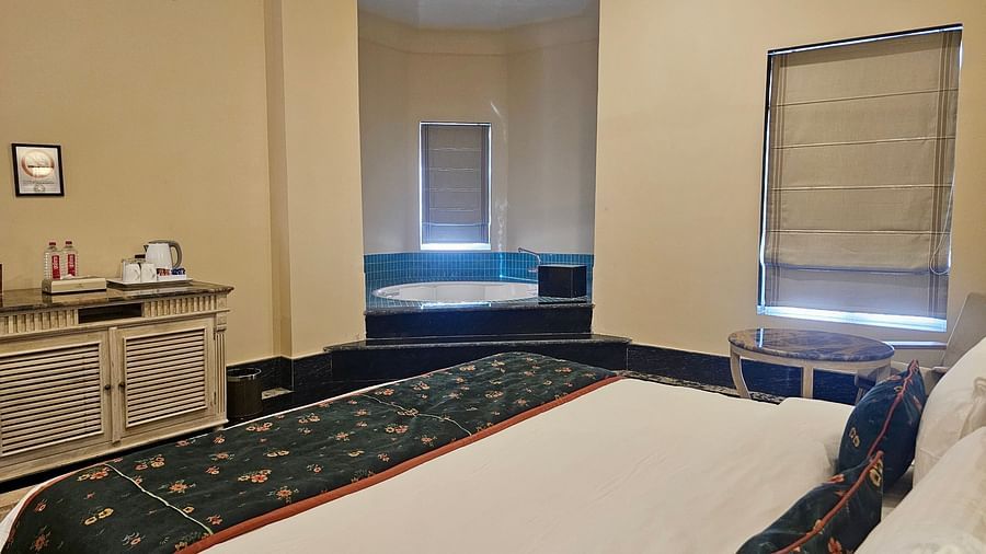 Luxury Rooms at Hotel Umaid Palace, Dausa 4