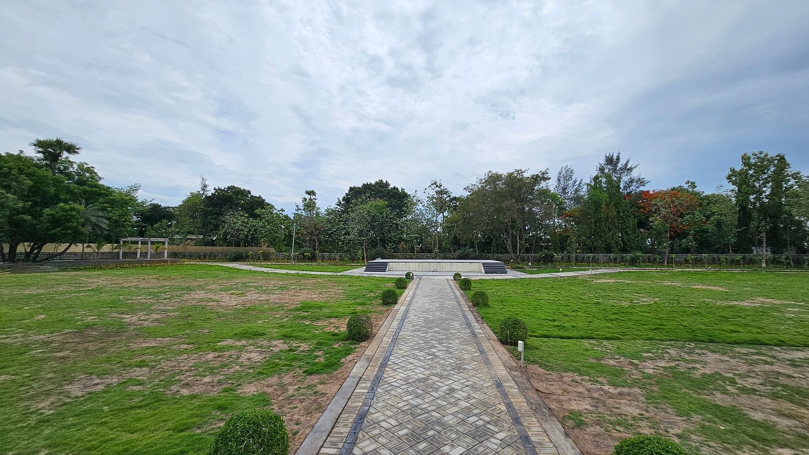 Grand Gardenia Lawn 02 2