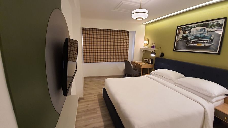 Deluxe Queen Room - 1