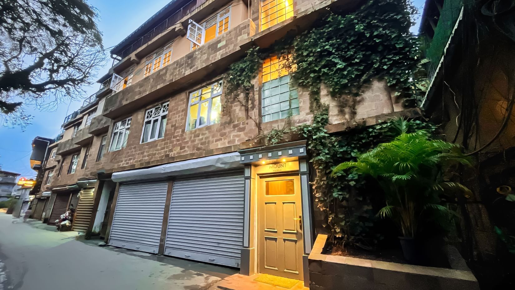 Facade (1)-1