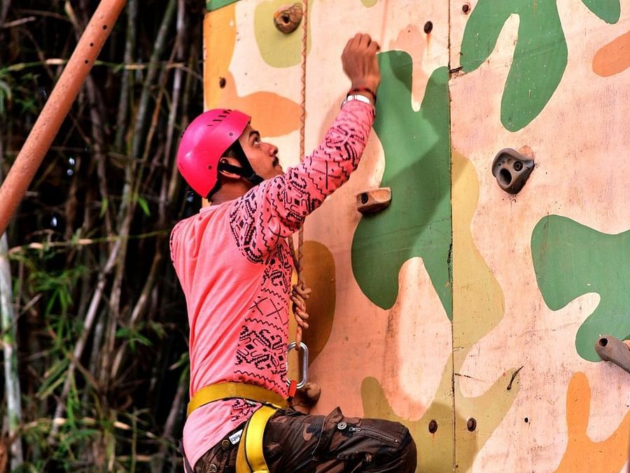 alt-text Artificial Wall Climbing - Durshet 1