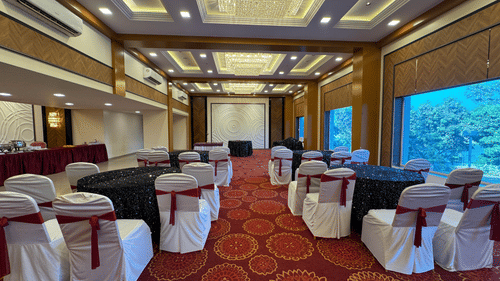 Cluster seating arrangement in a banquet hall at VITS Kamats Resort, Silvassa