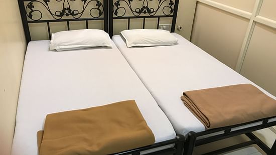 Standard Double Rooms - Kohinoor Lodge - Dadar Mumbai 1