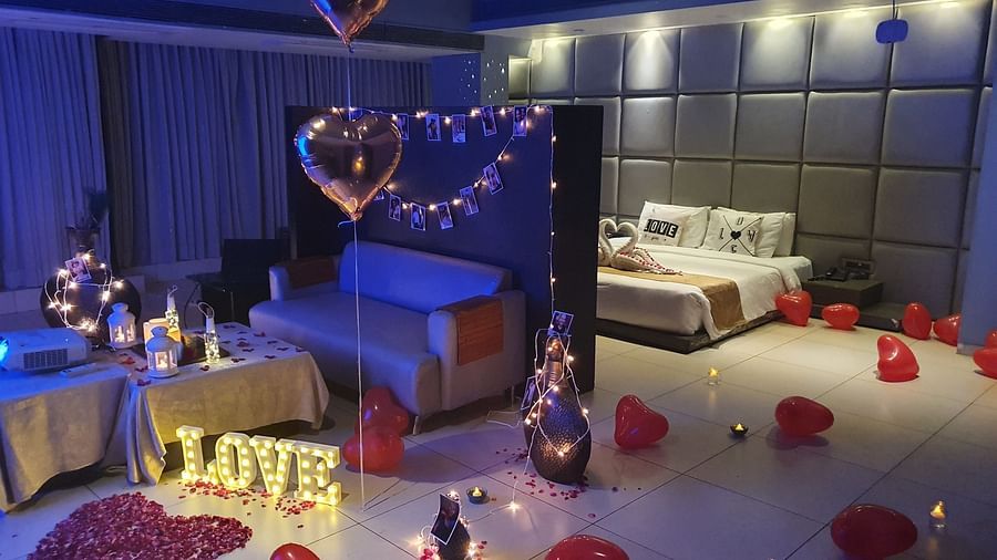 Room Decoration for Anniversary Birthday Celebration Balloon and Room Decoration 1