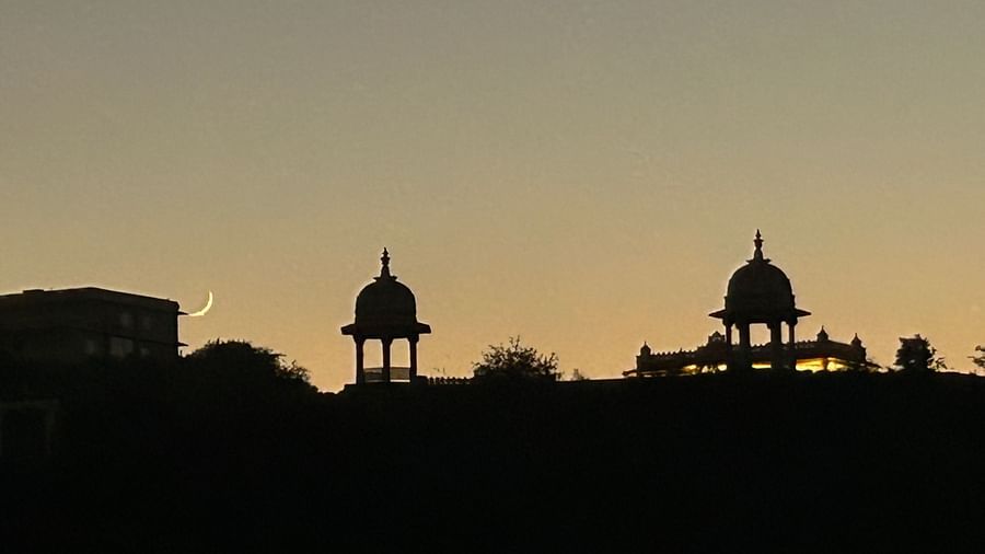 Fateh Vilas - silhouette of the hotel during nighttime