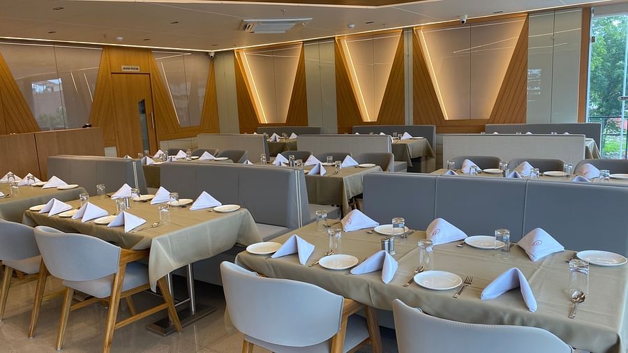 restaurant image