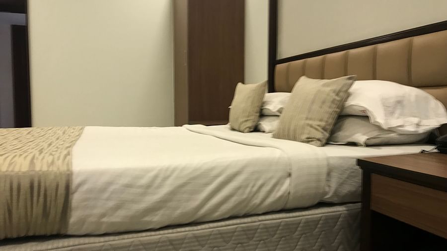 Deluxe Rooms Hotel Kohinoor Park Prabhadevi Mumbai 6
