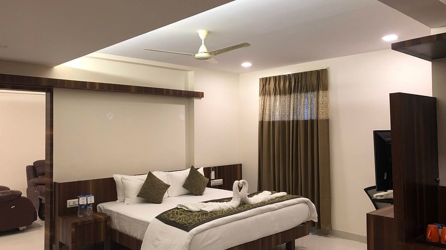 Suite With Breakfast 2