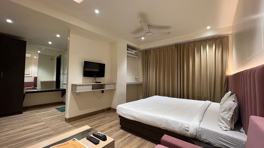 Premium rooms with a bed, a flat screen-tv and ample space to move around- Hotel Morya, Bhopal