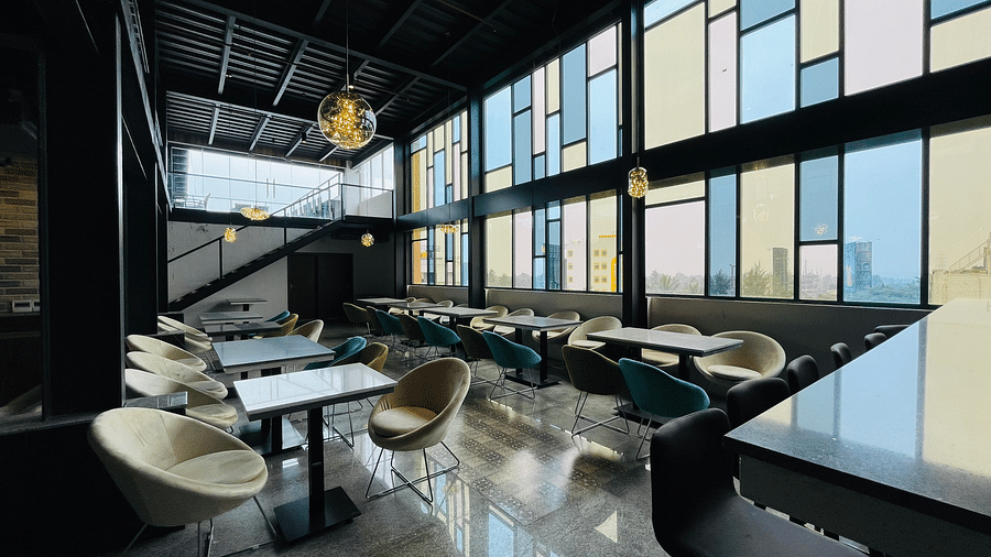 Restaurant with black ceiling-  Quality Inn Rockwell Grand