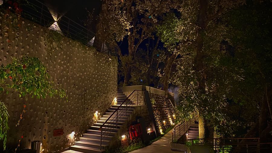 I5-star hotels in Bhimtal, Nainital, 5 star resorts in Bhimtal 0560