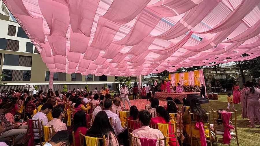 Wedding Decor and Sculpted Floral Arrangements - VRR Astoria Hotel and Conventional Centre