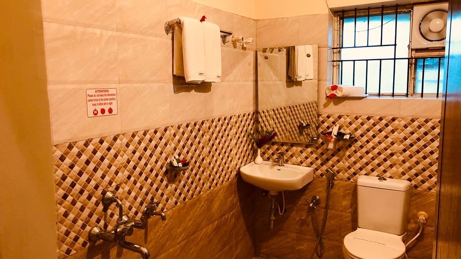 D R washroom 2