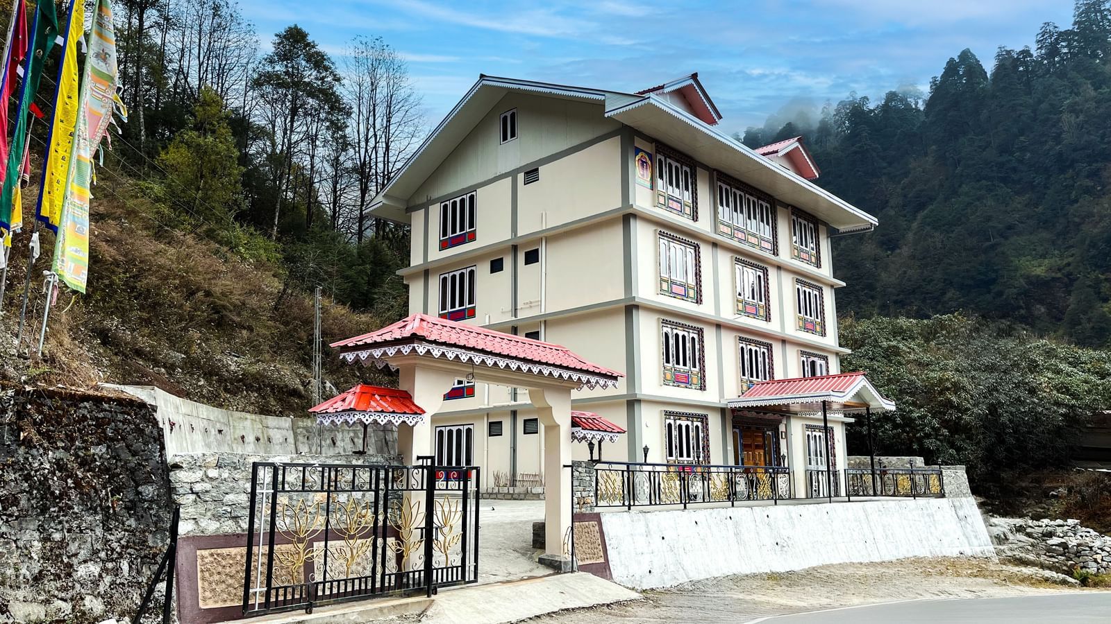 ECOTEL SONAM LACHUNG FACADE