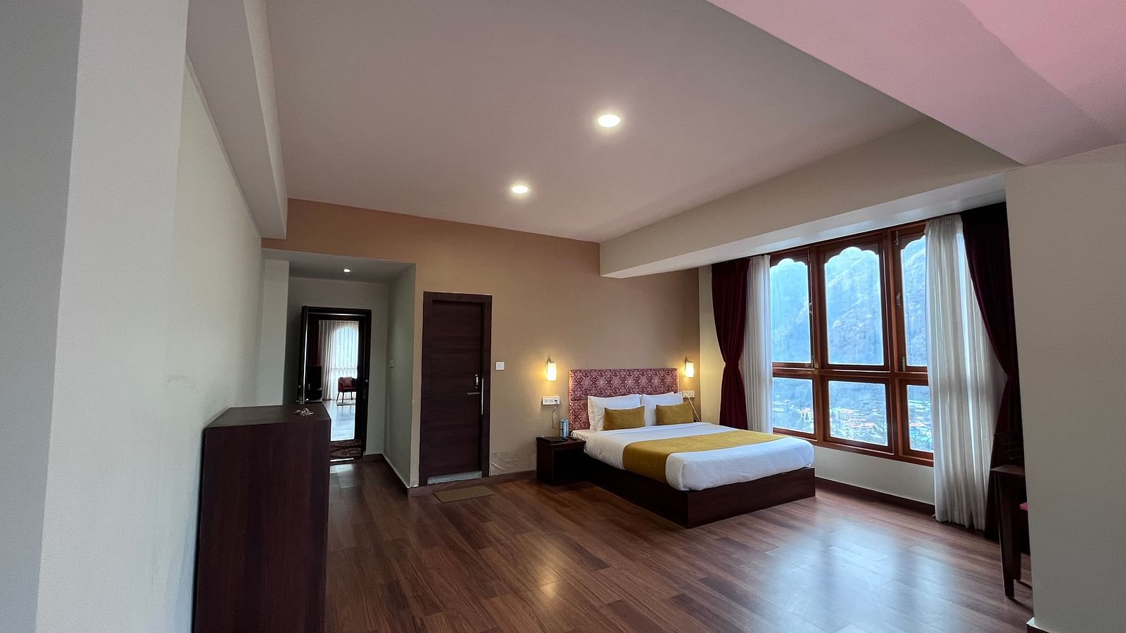 Junior Suite without Balcony (5)