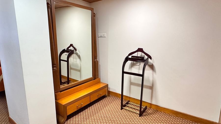 Classic Luggage Storage Nook at Cenneys Gateway