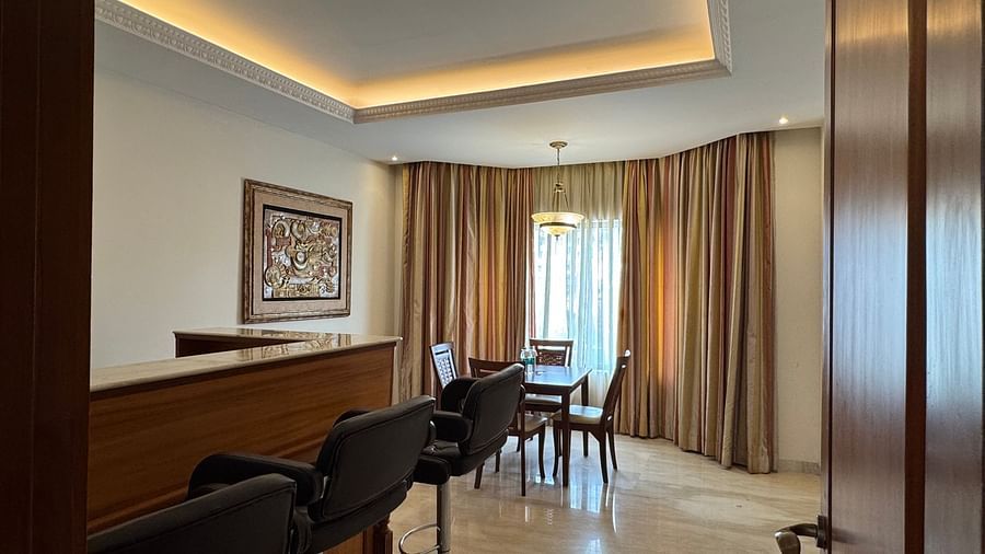 Spacious Room with Modern Interiors at Cenneys Gateway