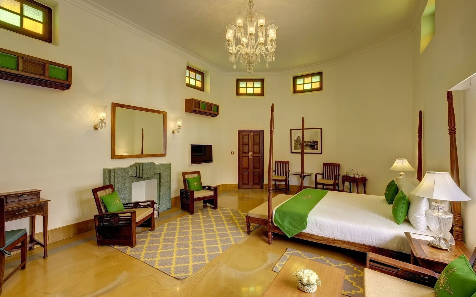 Heritage Suite with a double bed at Saraca Hotel, Lucknow