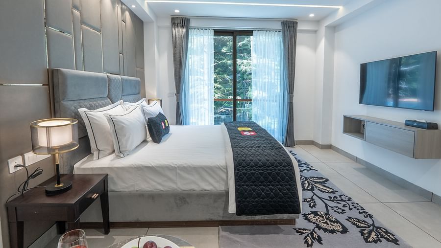 an image of a deluxe room