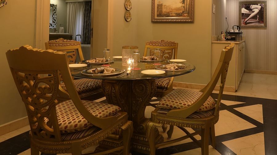 Moulin Rouge  suite in Puri  i 1