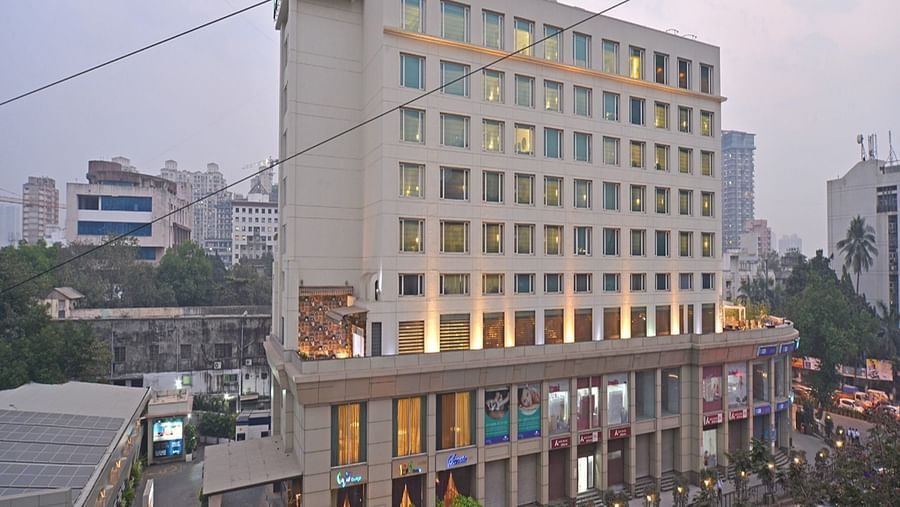 Facade Radisson Mumbai Goregaon 1