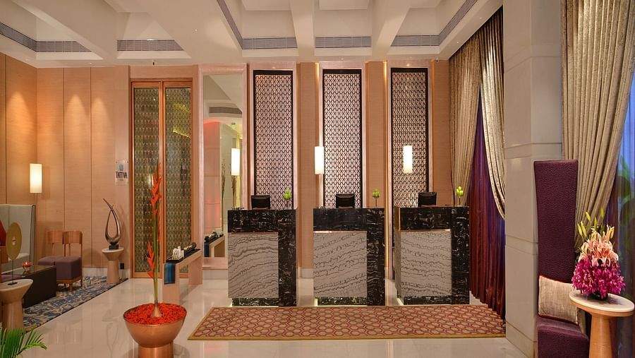 Lobby Radisson Mumbai Goregaon 1
