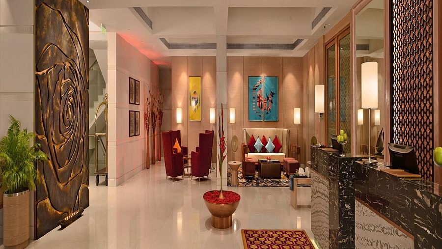 Lobby Radisson Mumbai Goregaon 2