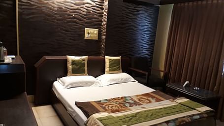 3 Bed Non AC Rooms at Hotel Darshan Palace- Mysore