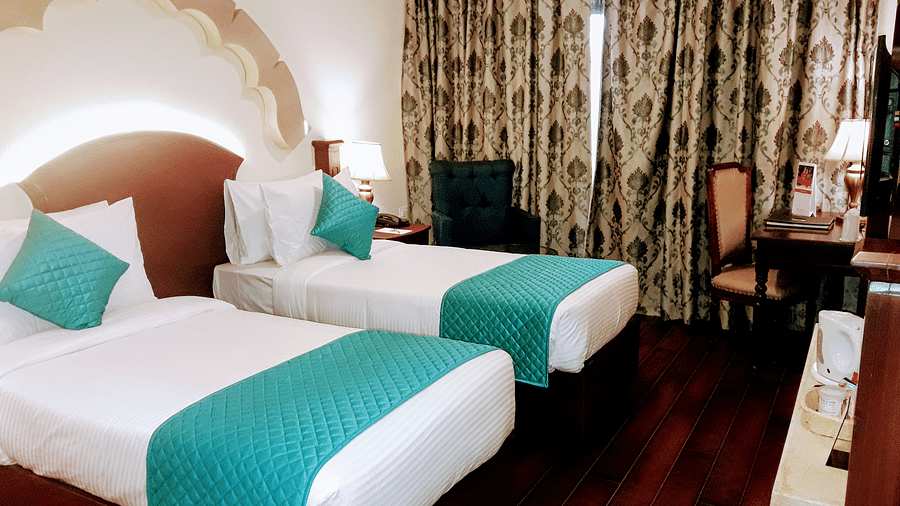 deluxe twin room at comfort inn sapphire, jaipur