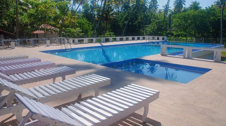 abad-turtle-resort-large-swimming-pool-with-baby-pool