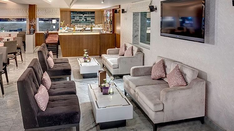 Lobby at HHI Select, Bangalore - our business hotel in JP Nagar 05