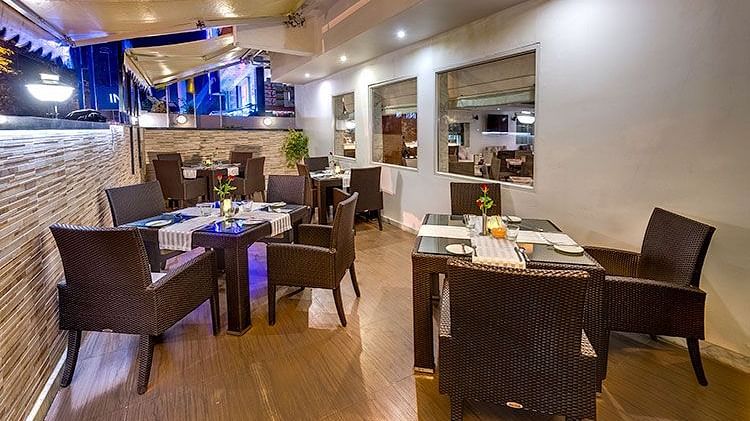 dining at HHI Select, Bangalore - our business hotel in JP Nagar 2