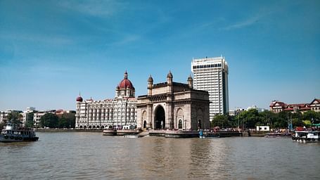 mumbai with taj hotel