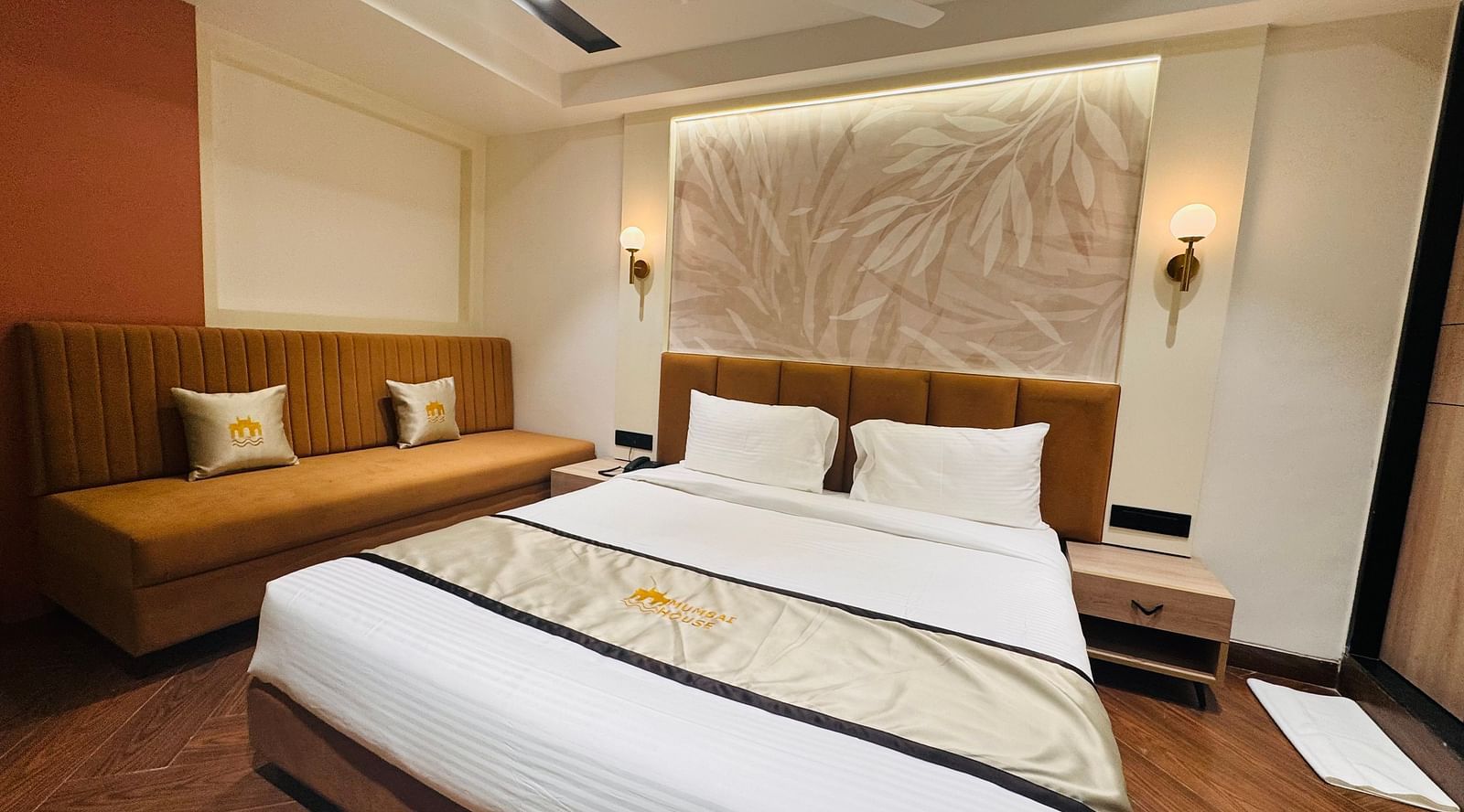 Deluxe Room 8
