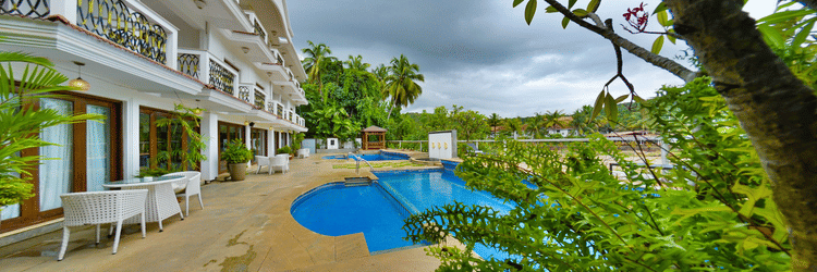 Swimming Pool at White Pearl Suites by Rosetum