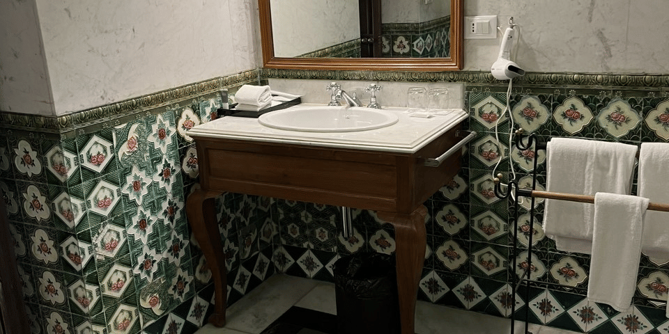 407 bathroom