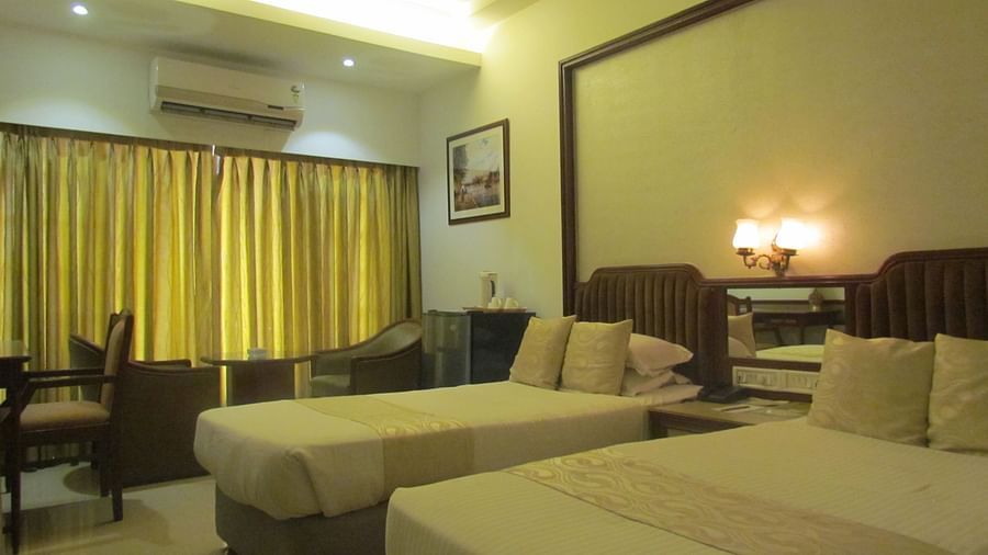 Deluxe Rooms Hotel Kohinoor Park Prabhadevi Mumbai 11