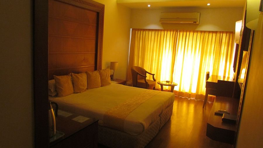 Deluxe Rooms Hotel Kohinoor Park Prabhadevi Mumbai 15
