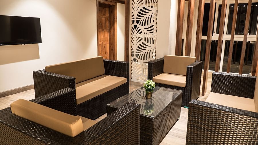 living area of King Suite Room at Cholaa Dynasty, Kumbakonam