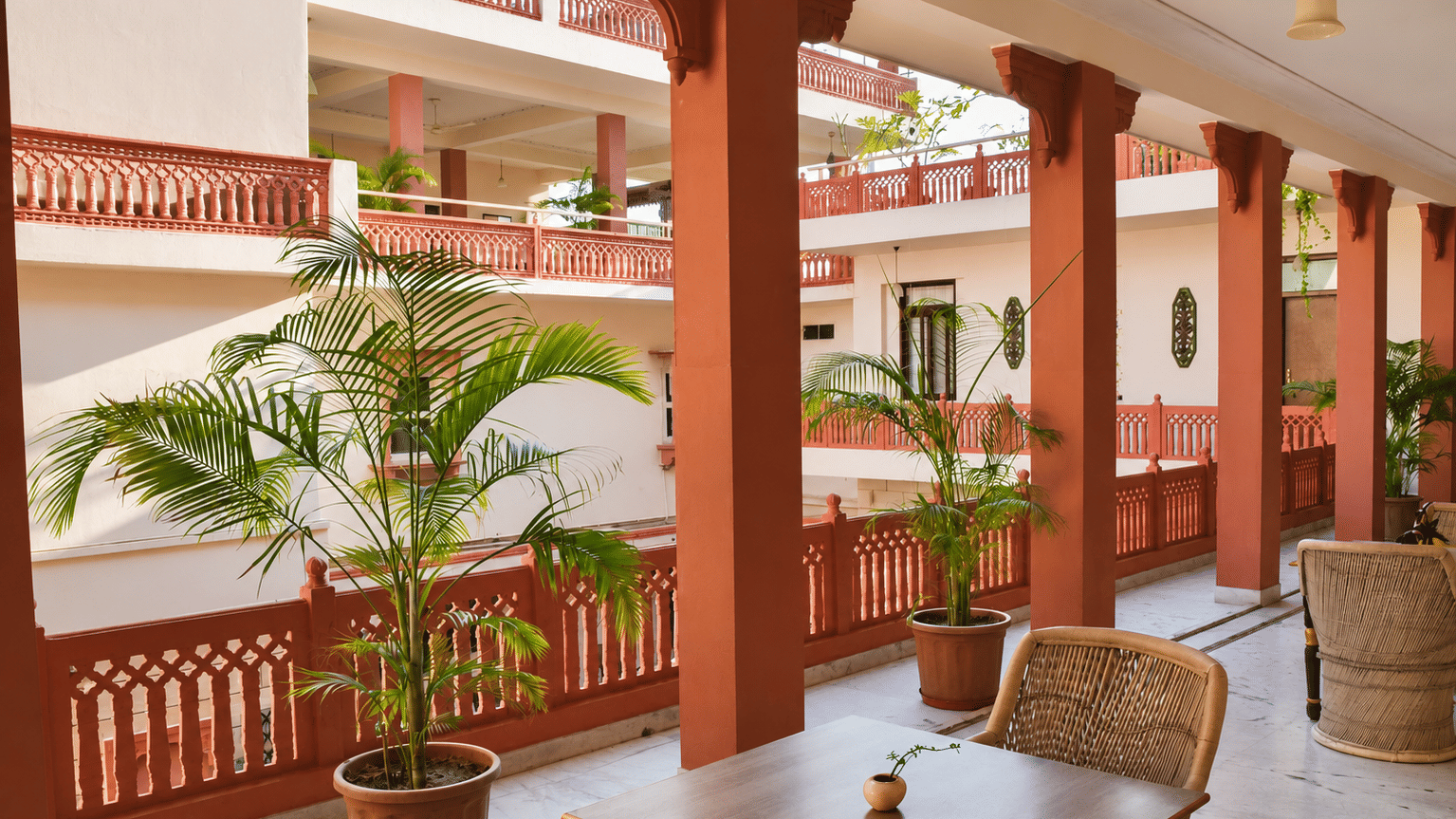 Rooms-Sitout - Patio-Suryaa Villa-Japur-1