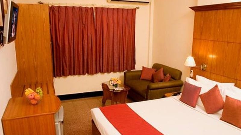 Ramanashree California Resort - view of the Exeutive room with king size bed