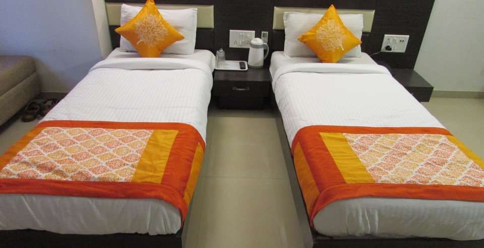 Hotel Skyland, Ahmedabad Ahmedabad Super Deluxe Room 6