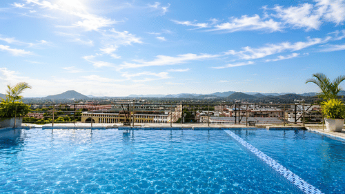 Golden Tulip Kukas Pool 1