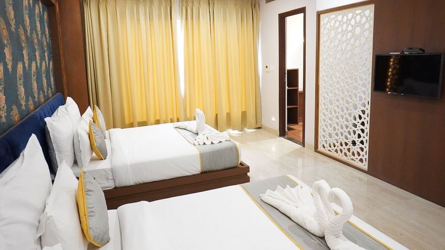 Suites with Bathtub8