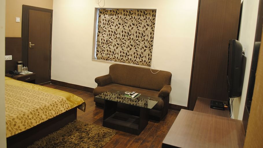 Hotel Swagath, Hazra Road, Kolkata Kolkata Deluxe Room Hotel Swagath Kolkata 11