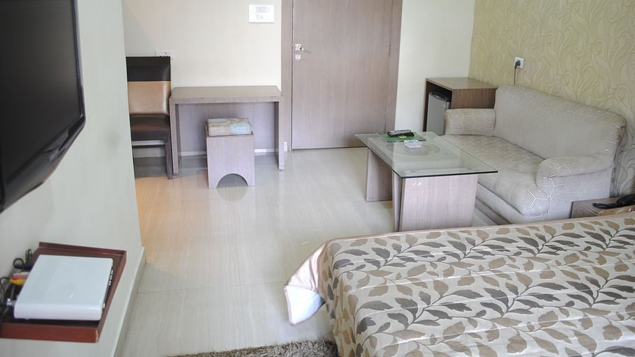 Hotel Swagath, Hazra Road, Kolkata Kolkata Deluxe Room Hotel Swagath Kolkata 5
