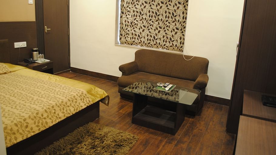 Hotel Swagath, Hazra Road, Kolkata Kolkata Deluxe Room Hotel Swagath Kolkata 9