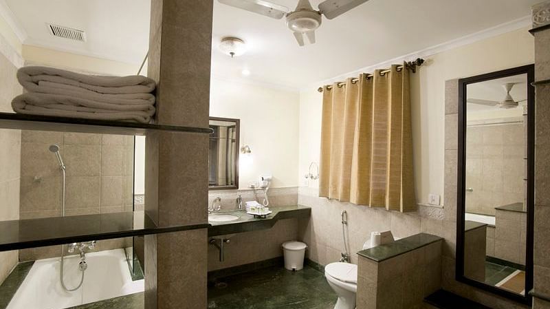The Haveli Hari Ganga Hotel, Haridwar Haridwar Bathroom1
