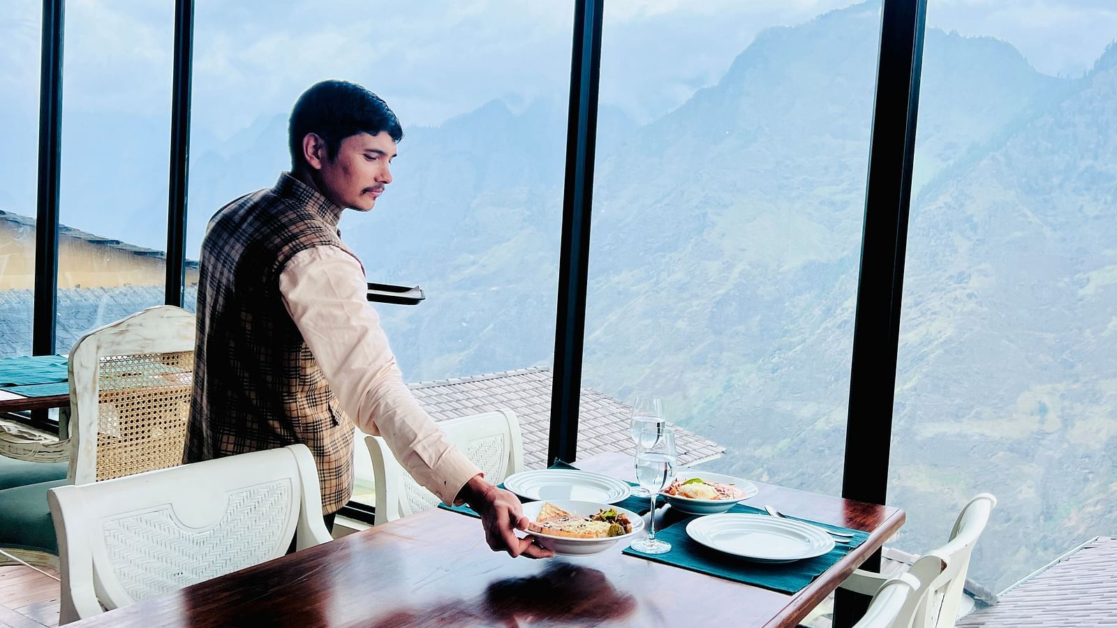 Gallery - Dining ..