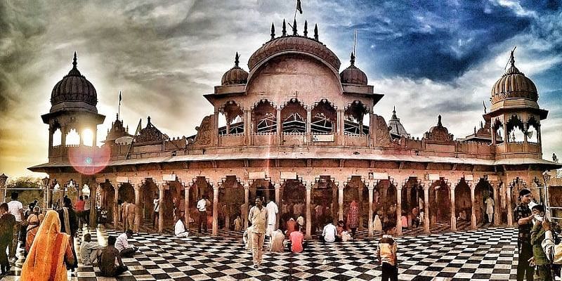 shri-radha-rani-temple